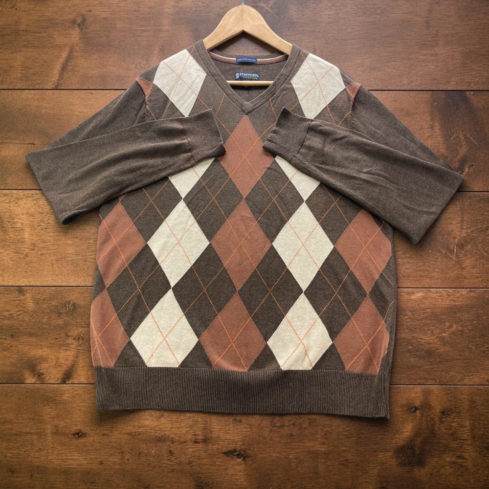 Stafford Signature Mens Brown Argyle V-Neck 100% Pima Cotton Sweater Medium